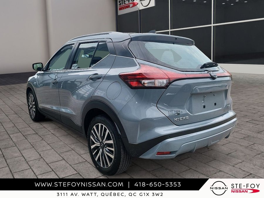 Nissan Kicks SV TA S6857 2024 Gris