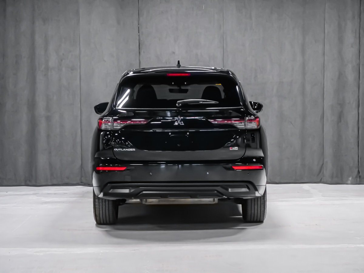Mitsubishi Outlander ES 2025 Noir Montréal - photo #4