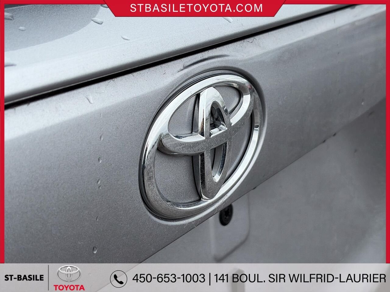 2025 Toyota RAV4 Silver Sky Metallic Saint-Basile-le-Grand - photo #4