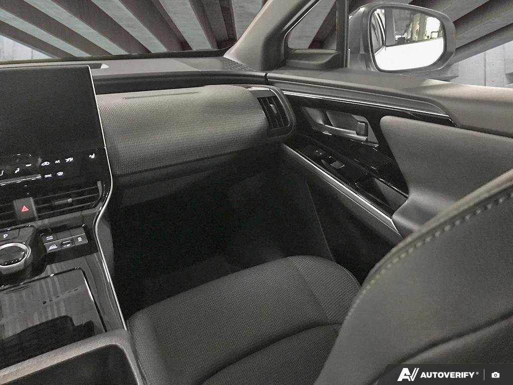 2025 Toyota bZ4X S2501170 | XLE Wind Chill Pearl with Black Roof Edmonton - photo #23