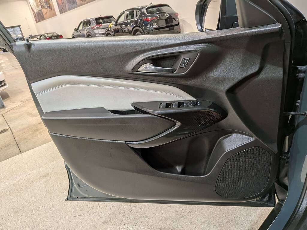 2025 Chevrolet Trax FWD 4dr LT Grey Val-David - photo #30