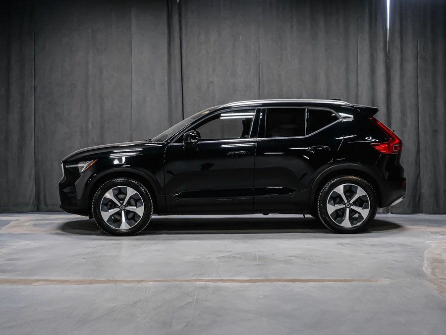 2023 Volvo XC40 B5 PLUS BRIGHT Black