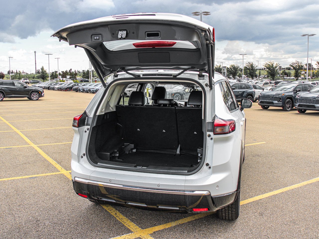 2024 Nissan Rogue AWD Platinum White Sherwood Park - photo #7