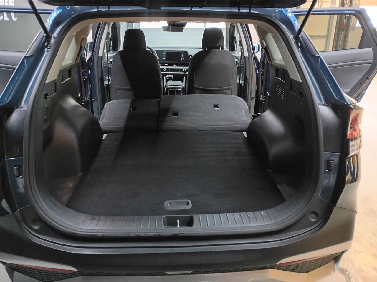 2023 Kia Sportage Blue Blainville - photo #13