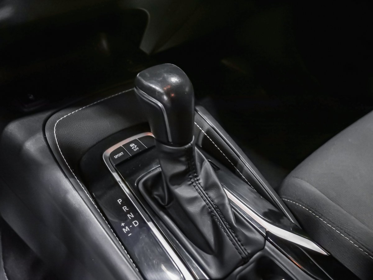 Toyota Corolla à hayon 2022 Blanc Montréal - photo #11