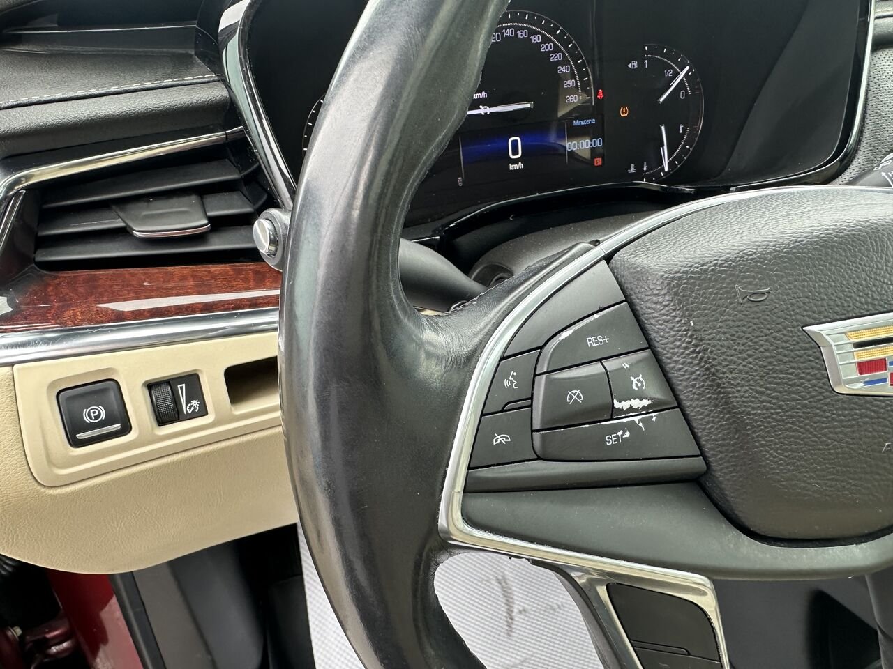 CADILLAC XT5 LUXURY TI 4 portes de luxe 2017 Rouge Gatineau - photo #7