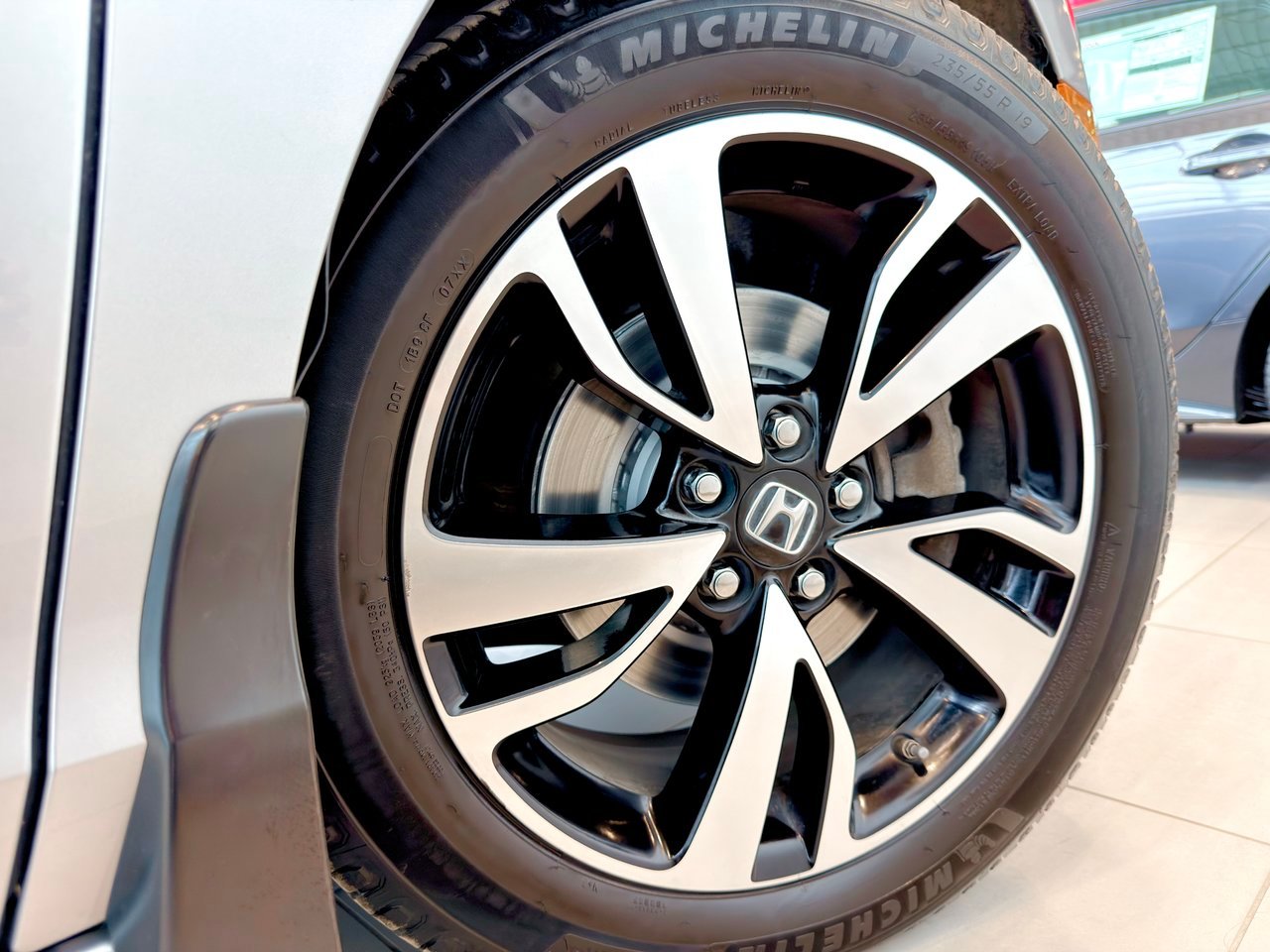 2019 Honda Odyssey Silver Notre-Dame-des-Prairies - photo #17