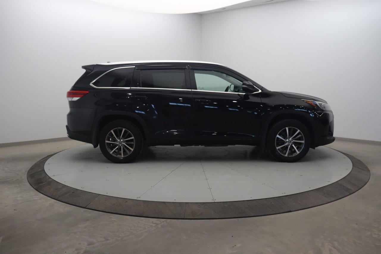 Toyota Highlander NIV 5TDJZRFH7HS514769 2017 Noir Baie-Comeau - photo #2