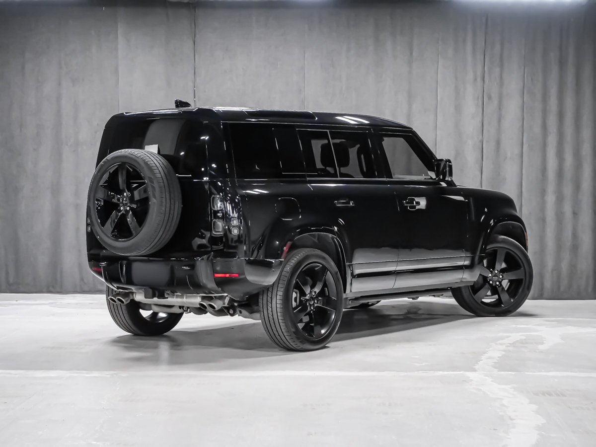 2026 Land Rover Defender X-Dynamic SE V8 Black Montreal - photo #3
