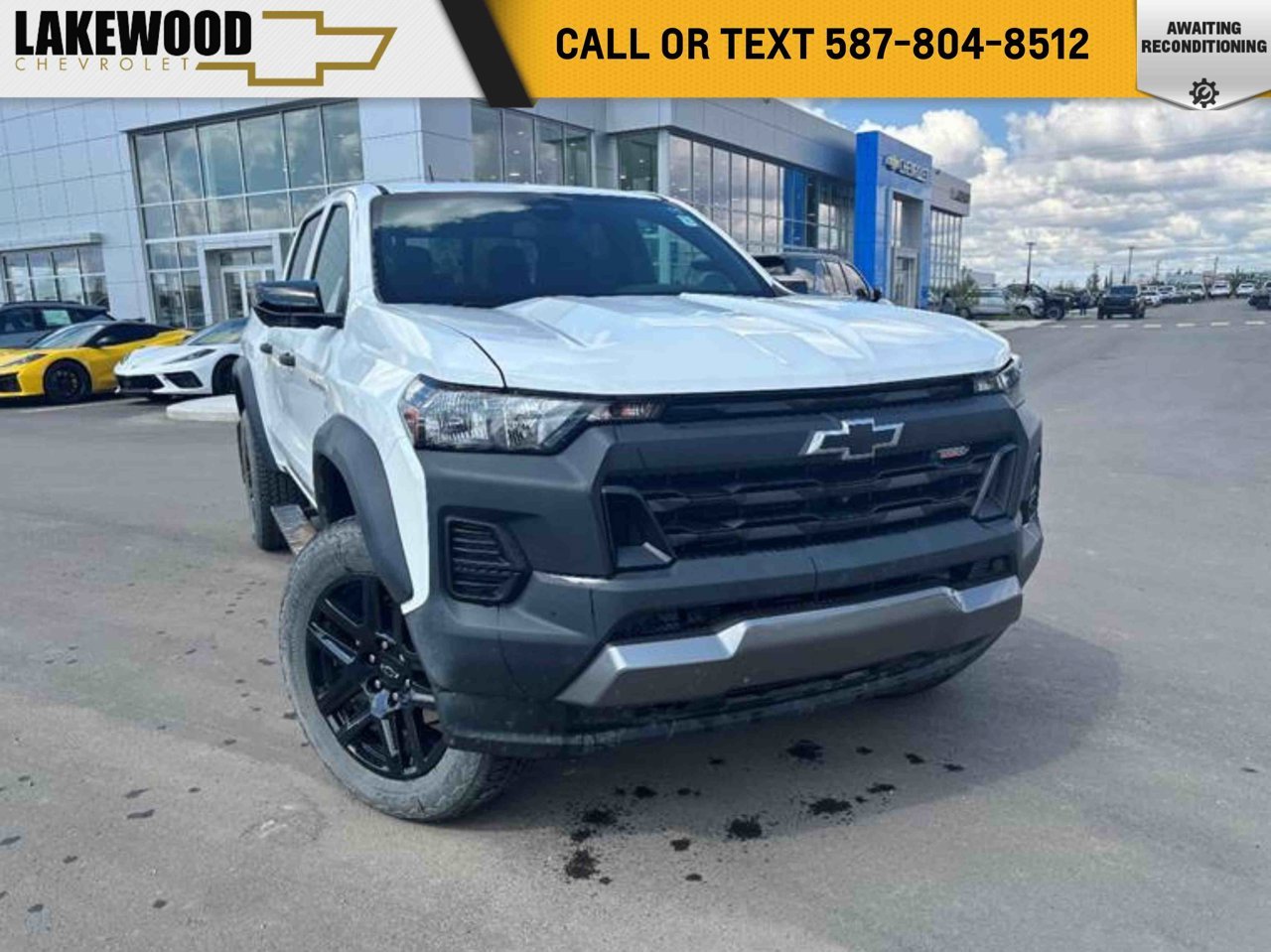 2023 Chevrolet Colorado 4WD Crew Cab Trail Boss White Sherwood Park - photo #0