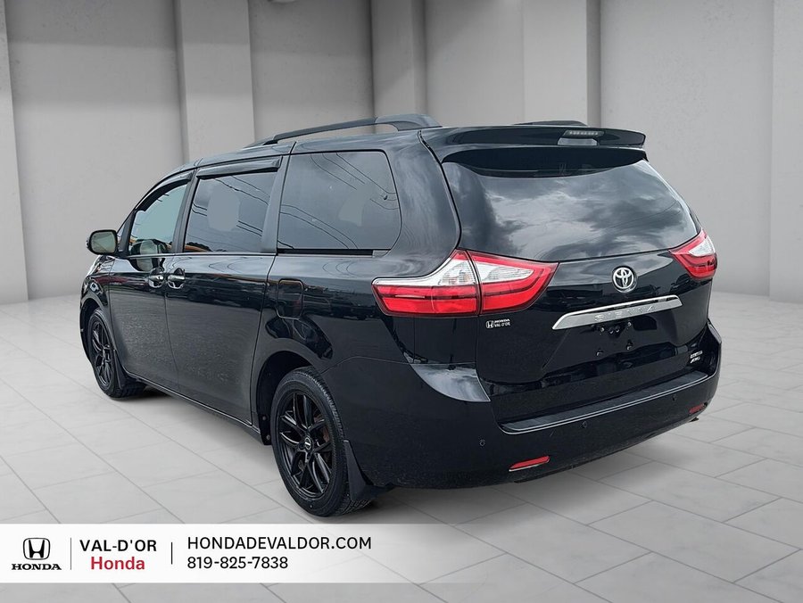 2017 Toyota Sienna 2017 Black