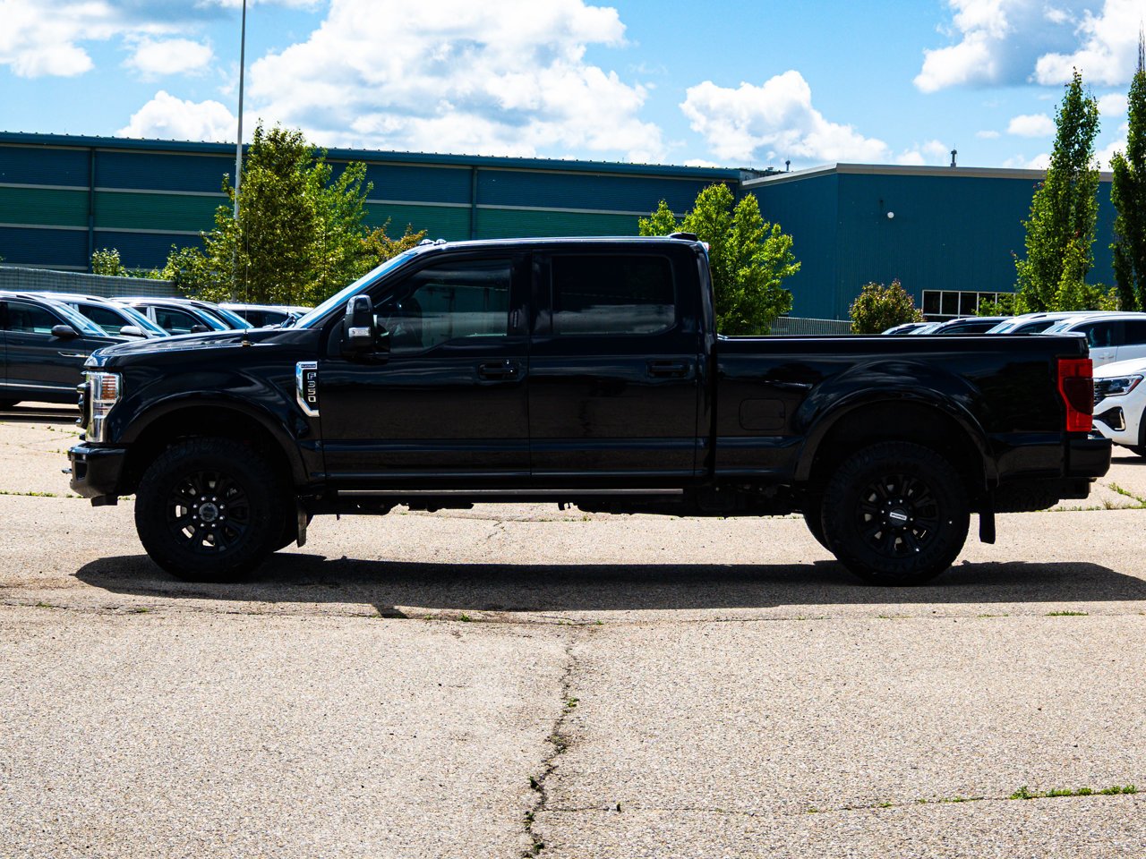 2022 Ford Super Duty F-350 SRW Platinum 4WD Crew Cab 6.75' Box Black Sherwood Park - photo #9