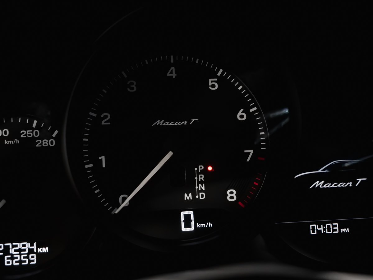 Porsche Macan T 2025 Noir Montréal - photo #14
