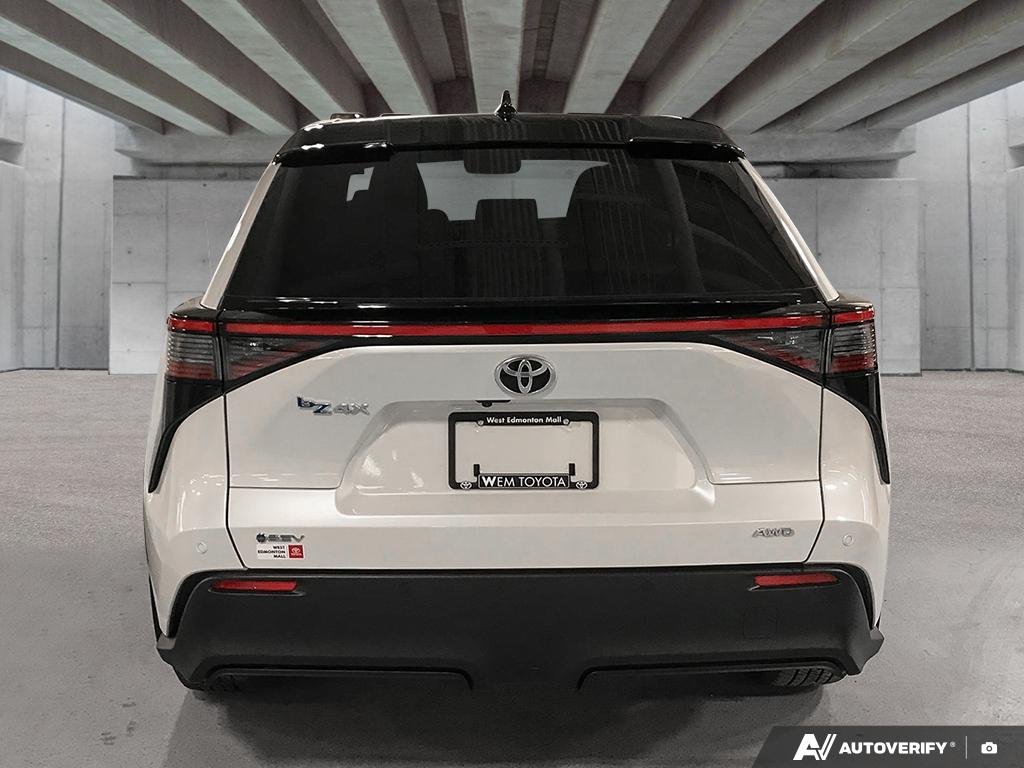 2025 Toyota bZ4X S2501170 | XLE Wind Chill Pearl with Black Roof Edmonton - photo #4
