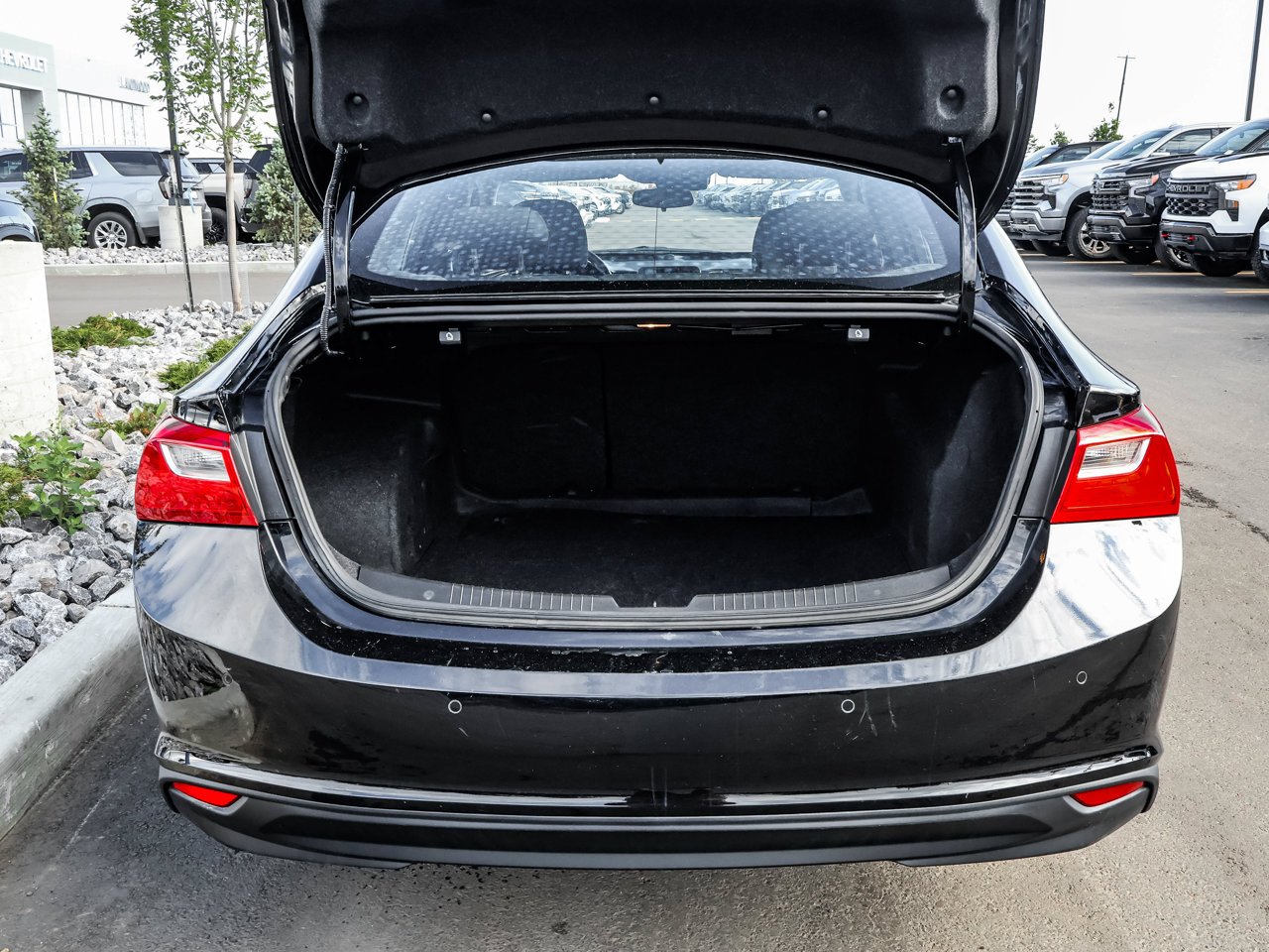 2025 Chevrolet Malibu 4dr Sdn 1LT Black Sherwood Park - photo #11