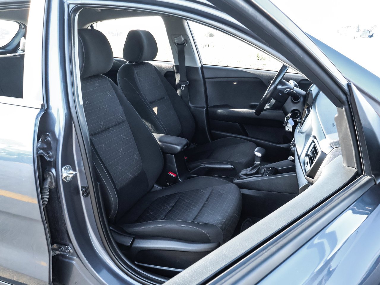 2022 Kia Rio 5-door LX+ IVT Blue Sherwood Park - photo #14