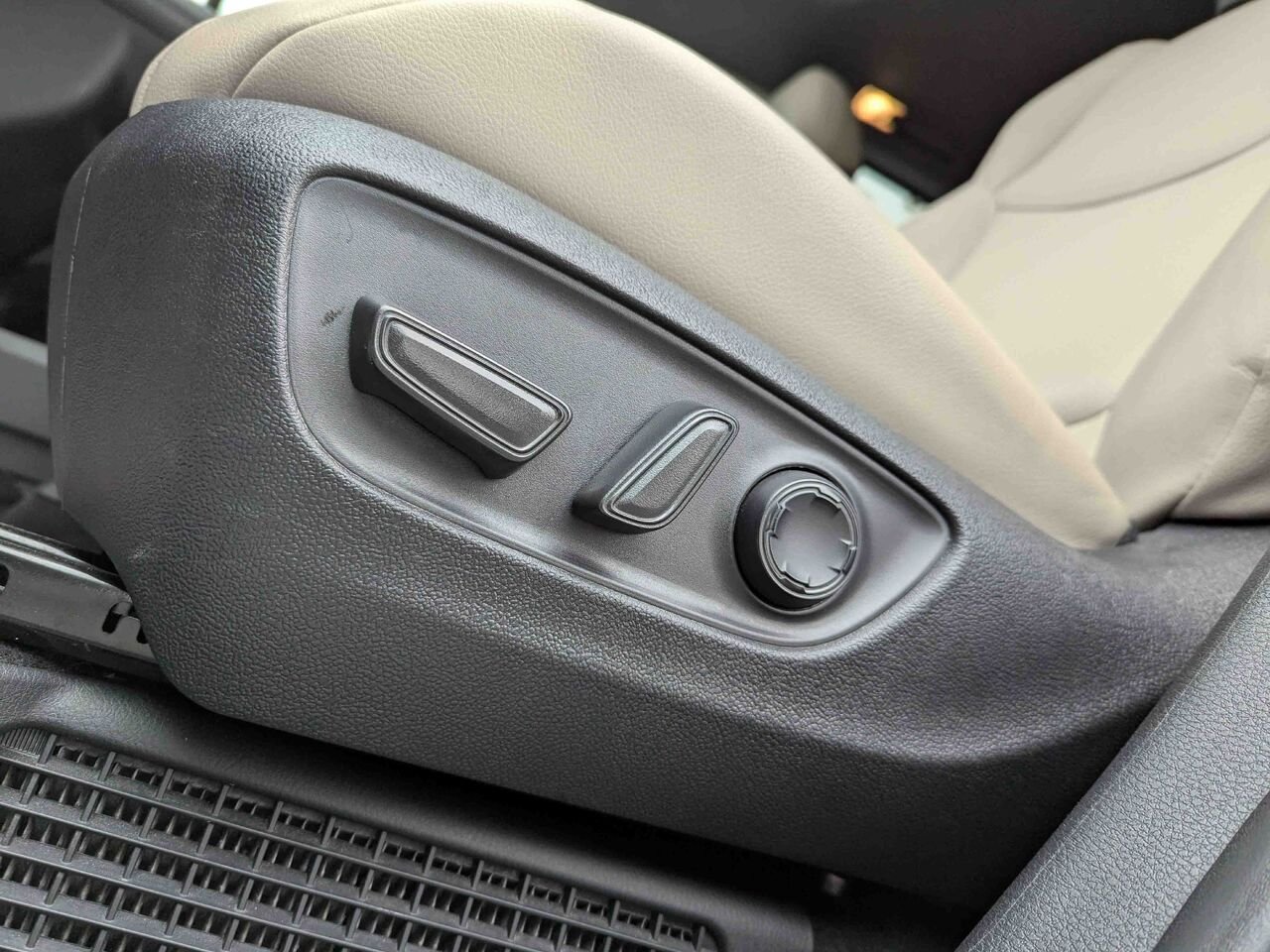 2024 Toyota Sienna 5TDGRKEC8RS203182 Wind Chill Pearl Sherbrooke - photo #7