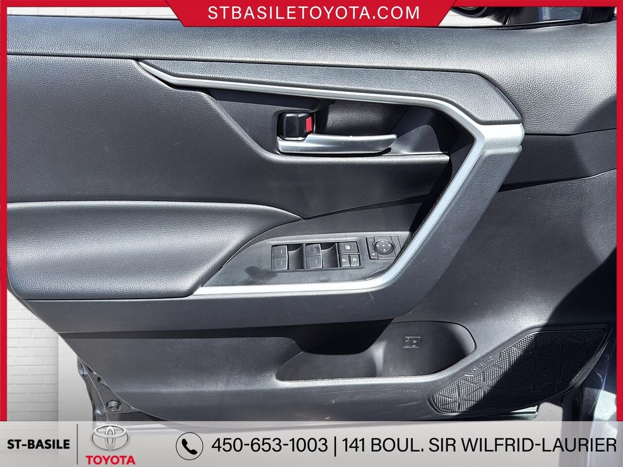 2025 TOYOTA RAV4 Magnetic Grey Metallic Saint-Basile-le-Grand - photo #12