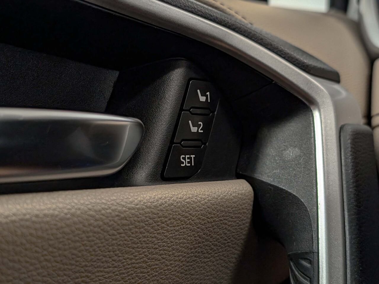 Toyota RAV4 AWD Limited Toit Ouvrant Cuir Bas Km 2021 Autre Sherbrooke - photo #20
