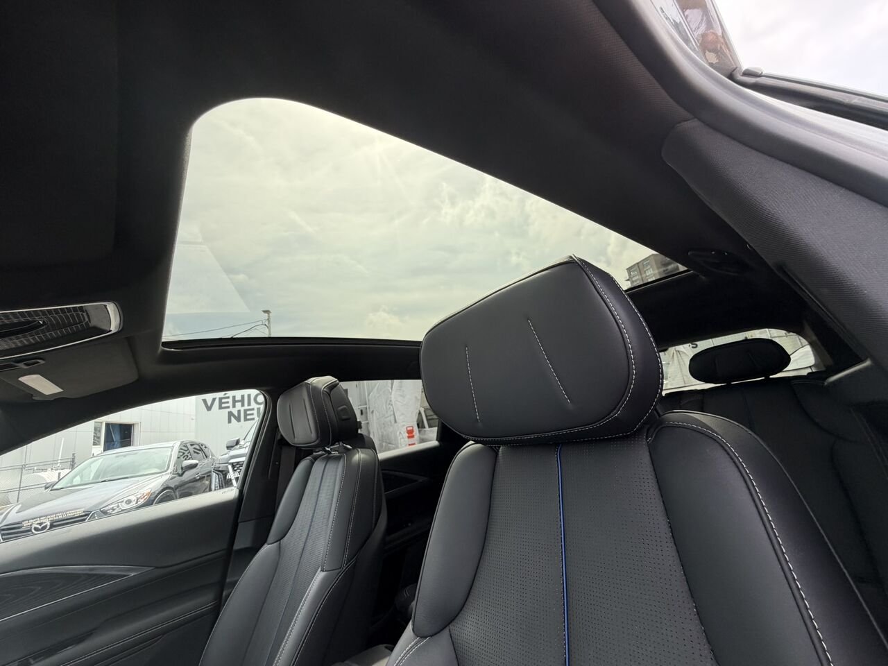 Cadillac LYRIQ Sport AWD FINANCEMENT À PARTIR DE 0.99% 2024 Argent Laval - photo #28