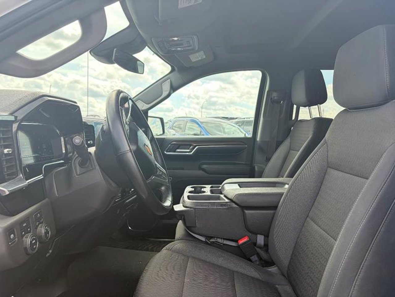 2024 Chevrolet Silverado 1500 4WD Crew Cab 147 LT White Sherwood Park - photo #5