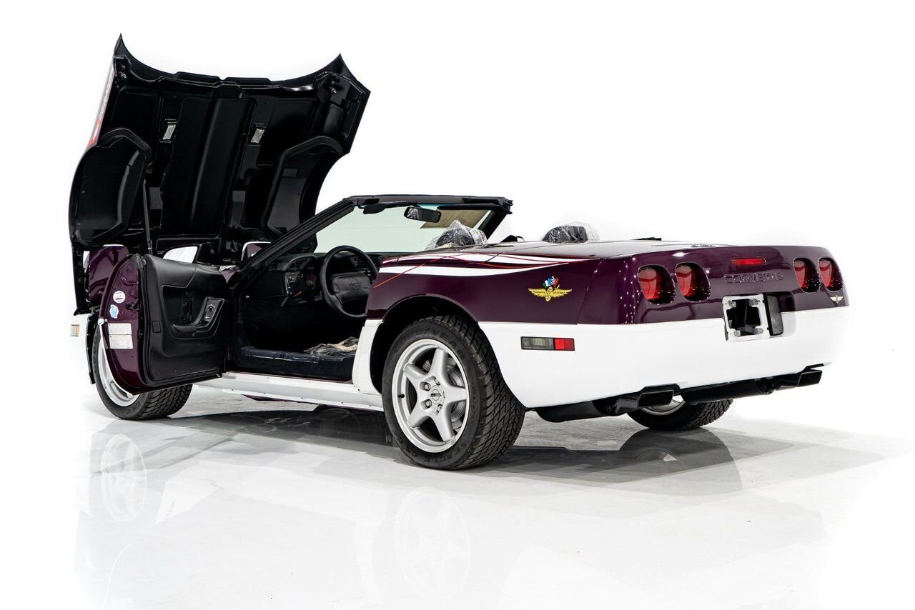 Chevrolet Corvette *PRIX EN USD* RPO Z4Z PACE CAR PRESENTED IN DELIVERY PACKAGING WITH ONLY 192MILES (307KM) FROM NEW 1995 Blanc Montréal - photo #70