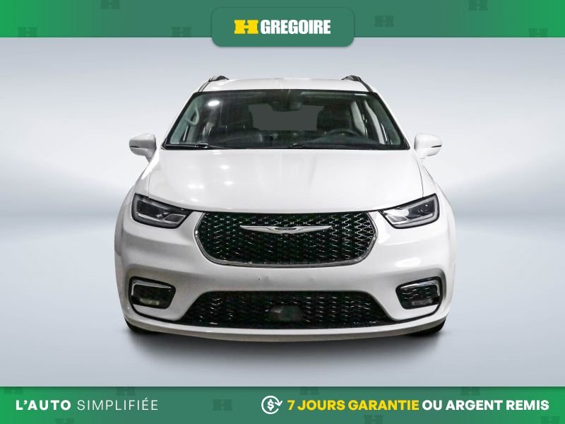 2022 Chrysler Pacifica White Laval - photo #1