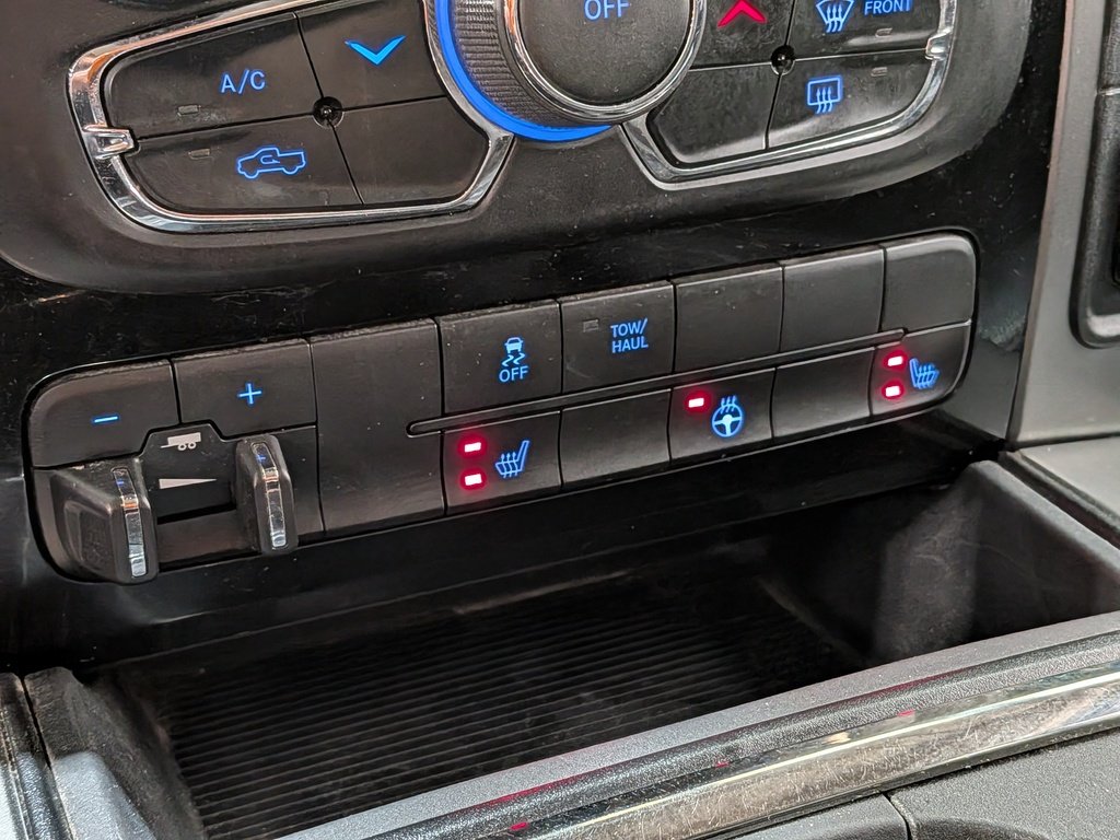 Ram 1500 4WD Quad Cab 140.5" Sport 2017 Bleu Val-David - photo #24