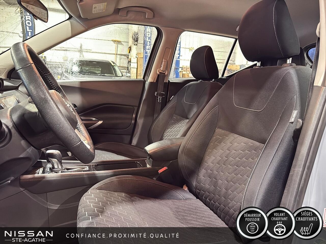 2022 Nissan Kicks SV | SIÈGES CHAUFFANTS | VOLANT CHAUFFANT | UN SEUL PROPRIÉTAIRE Grey Saint-Jérôme - photo #7
