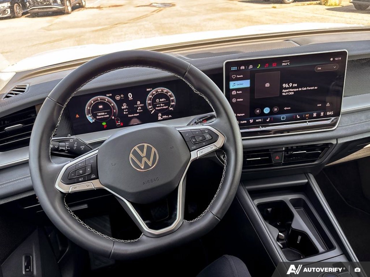 2026 Volkswagen Tiguan 3VVER7RM9TM009437 White Mirabel - photo #15
