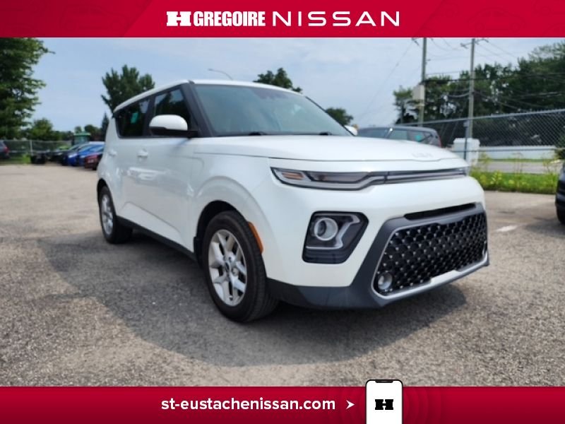 2022 Kia Soul White Laval - photo #0