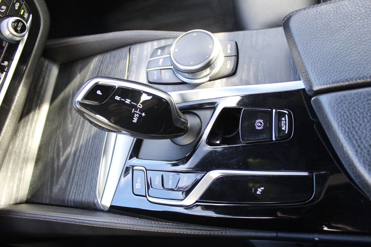 2021 BMW 5 Series VIN: WBA13BJ06MCG37906 White Sainte-Rose - photo #15