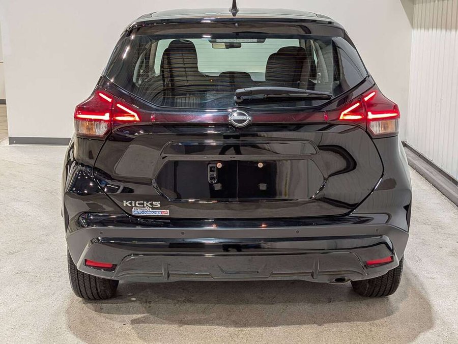 2024 Nissan Kicks Black