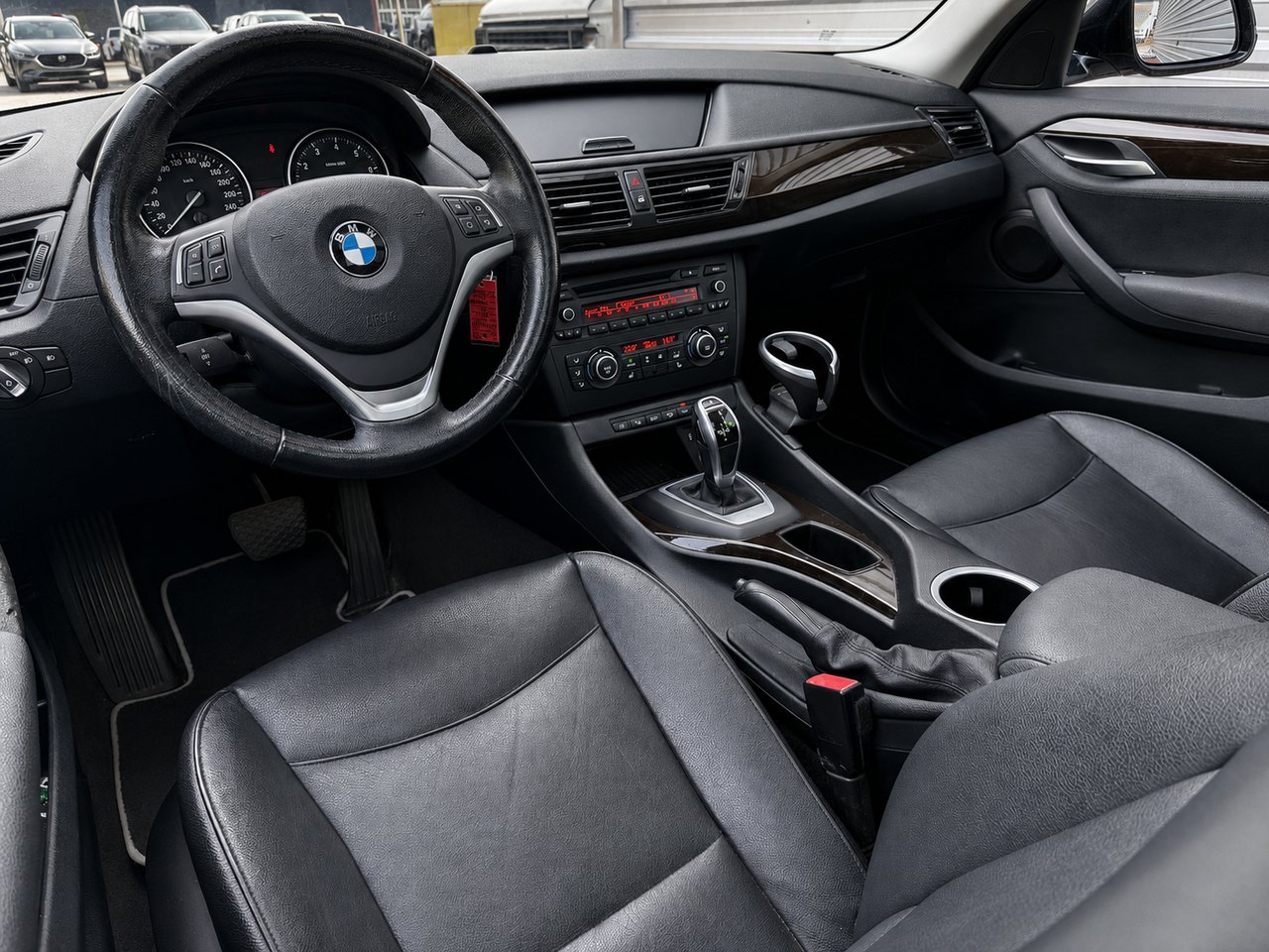 BMW X1 AWD (4X4) / BLUETOOTH / TOIT OUVRANT 2014 Blanc Châteauguay - photo #6