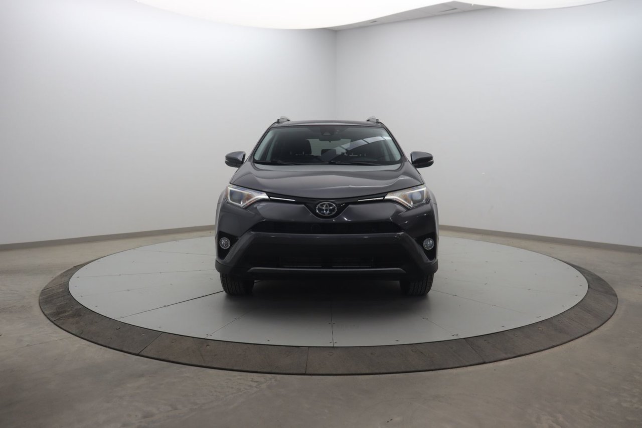Toyota RAV4 NIV 2T3RFREV9JW852844 2018 Gris Chicoutimi - photo #1