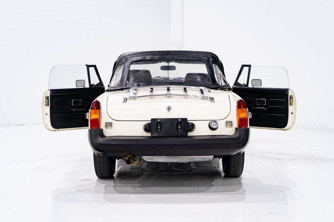1979 MG B Beautifully presented from former complete restoration White Montreal - photo #64