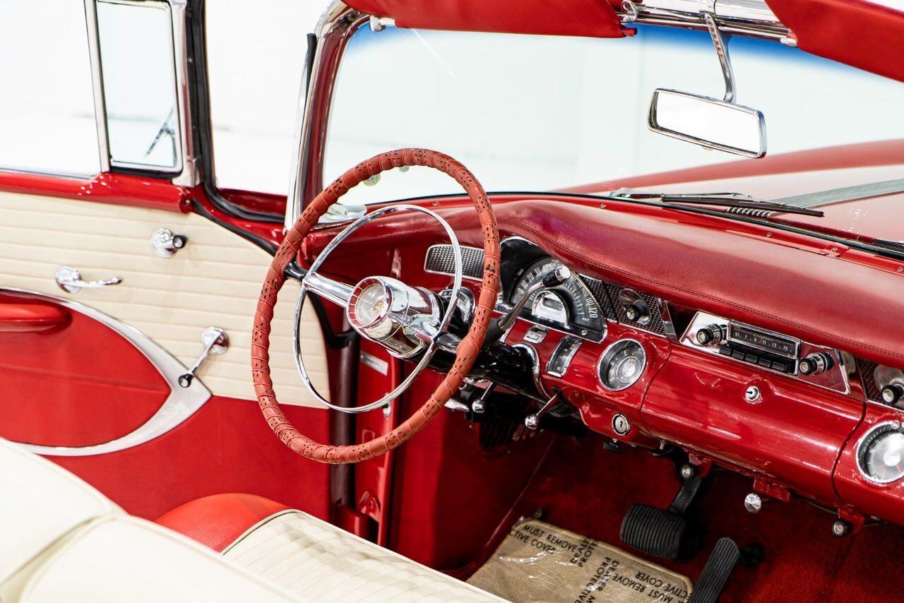 Pontiac Starchief **PRIX EN USD** Beautifully presented from former restoration 1955 Blanc Montréal - photo #9