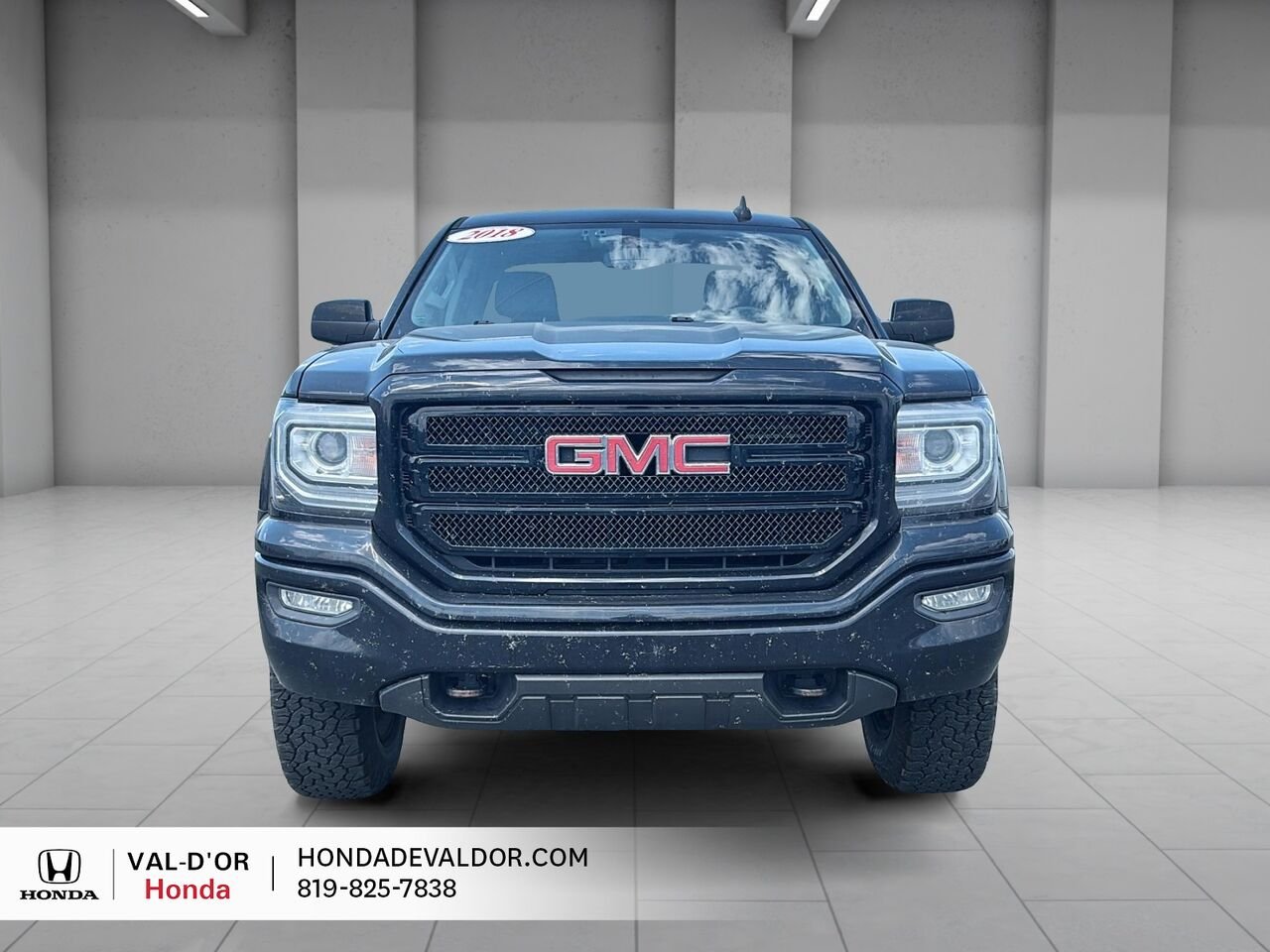 GMC Sierra 1500 Cabine double 4RM 143,5 po 2018 Noir Val-d'Or - photo #1