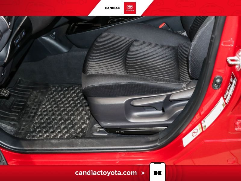 2019 Toyota Prius Red Saint-Eustache - photo #20
