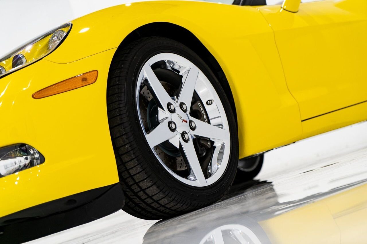 2008 Chevrolet Corvette PRIX EN USD | With Only 900km (563mi) From New With Window Sticker Yellow Montreal - photo #42