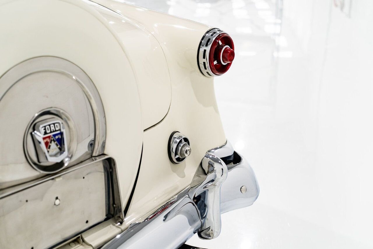 1954 Ford Crestline Skyliner rare glass top long term ownership White Montreal - photo #50