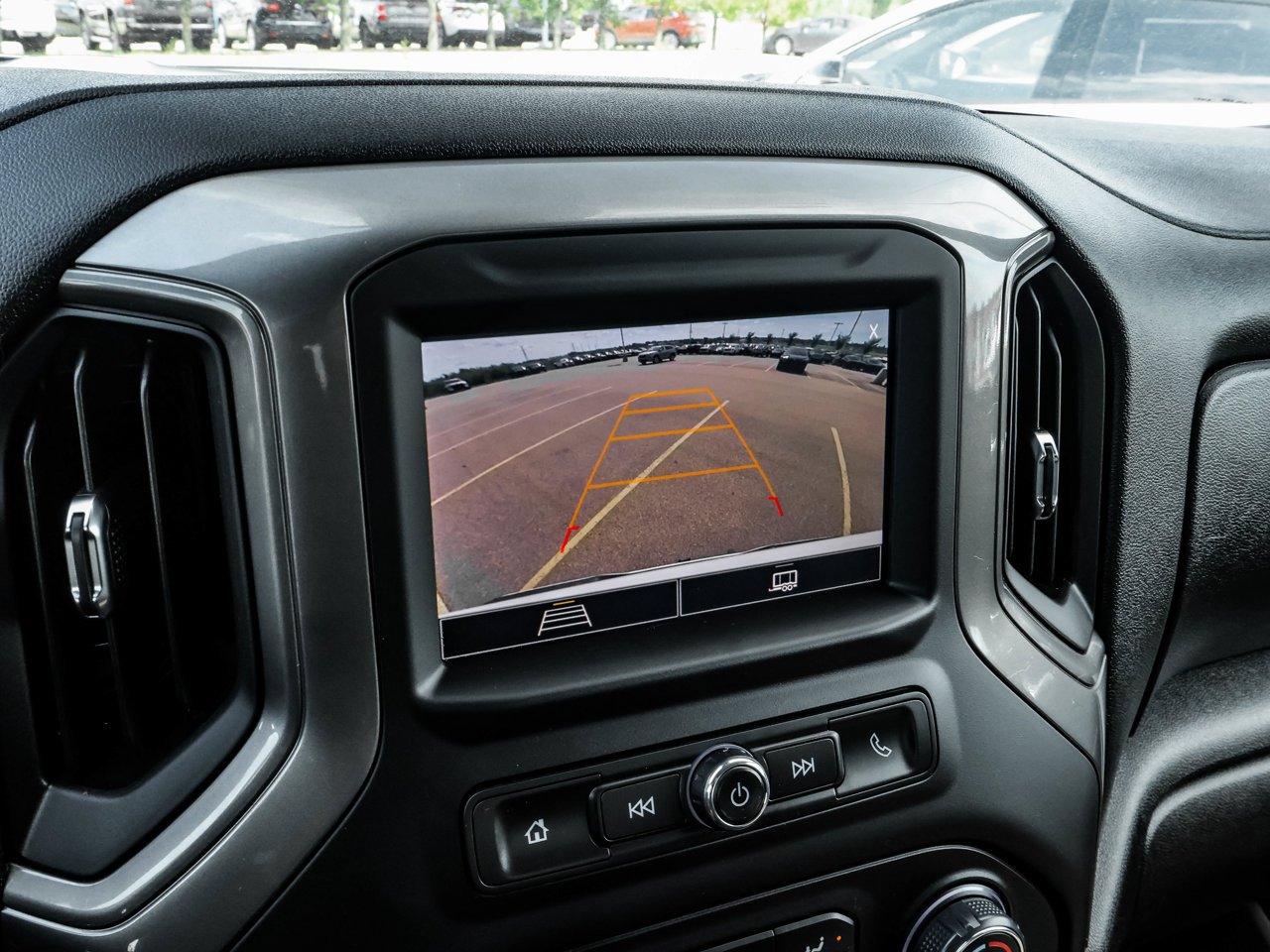 2025 Chevrolet Silverado 1500 4WD Crew Cab 147 Custom White Sherwood Park - photo #28