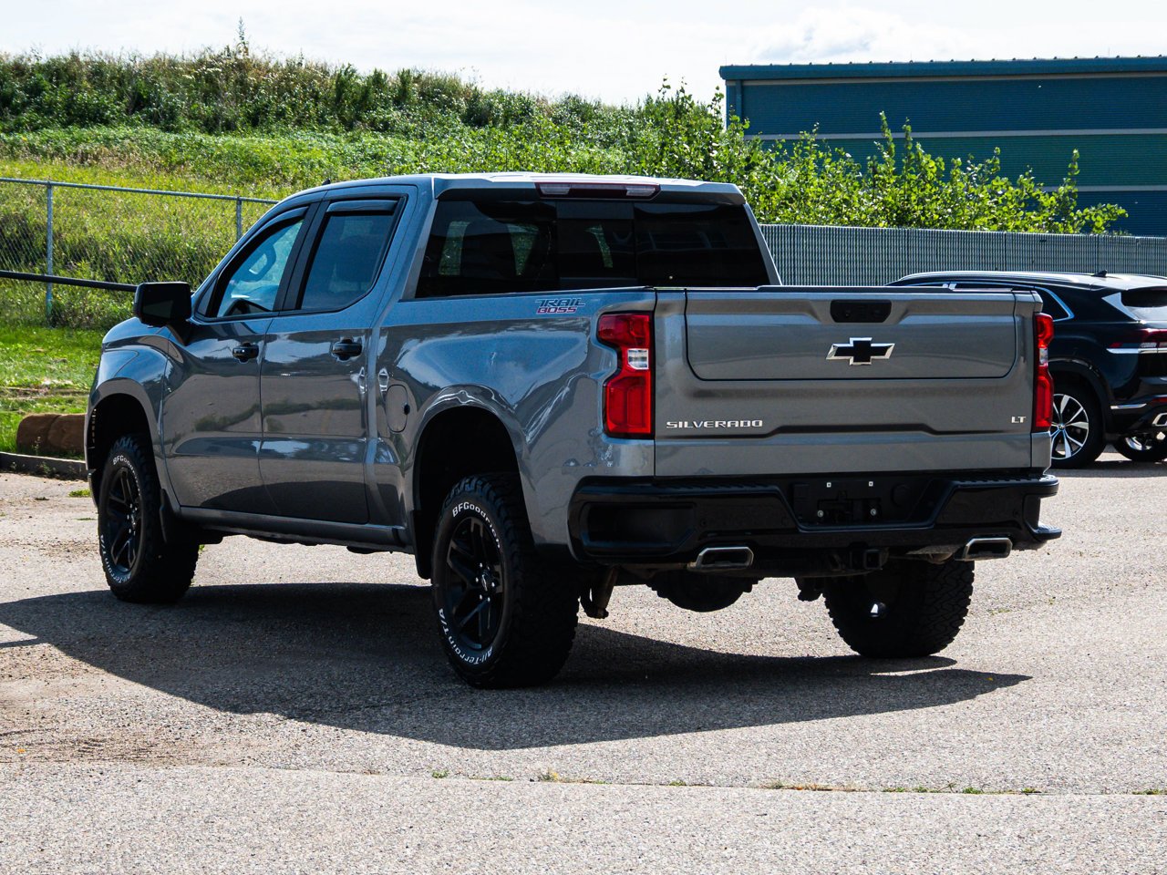 2024 Chevrolet Silverado 1500 4WD Crew Cab 147 LT Trail Boss Grey Sherwood Park - photo #10