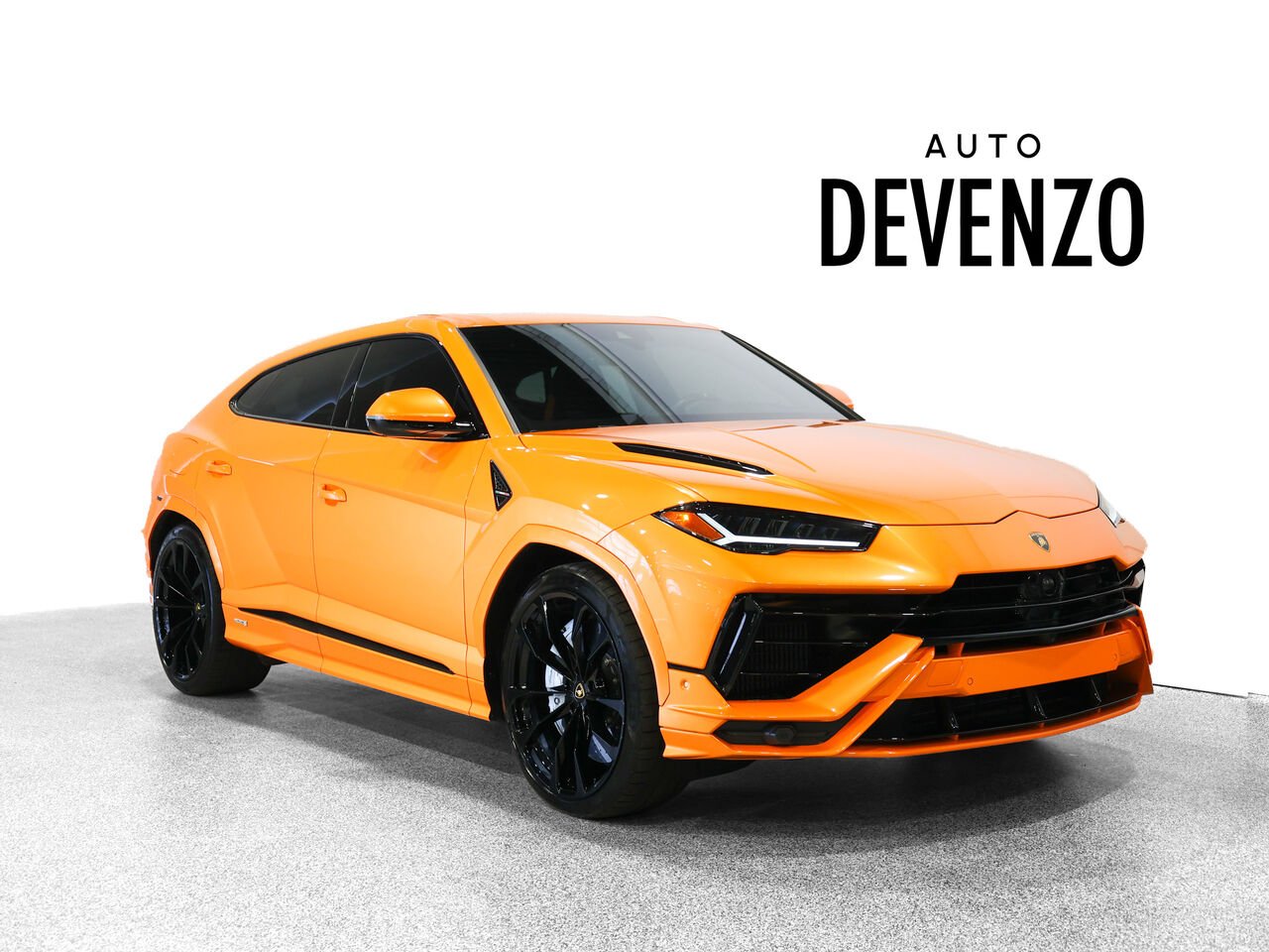 Lamborghini Urus 2024 Orange Saint-Eustache - photo #0