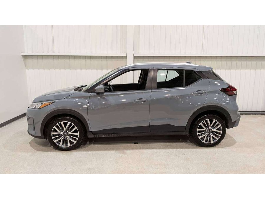 2024 Nissan Kicks Grey