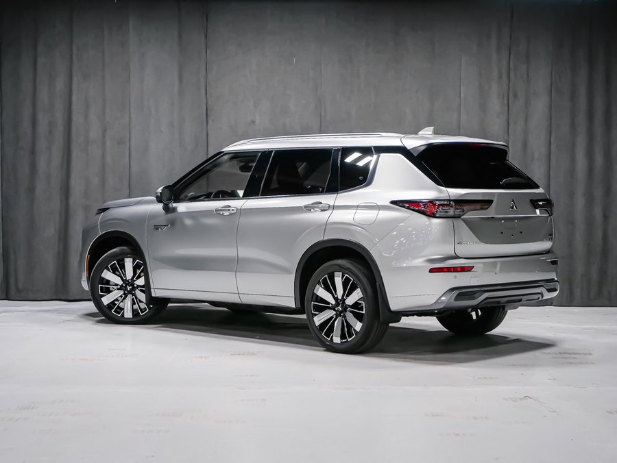 2026 Mitsubishi Outlander Plug-In Hybrid GT Moonstone Grey Premium Finish