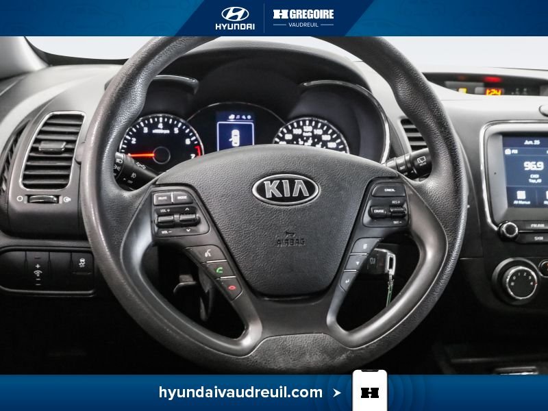 Kia Forte5 2018 Blanc Laval - photo #19