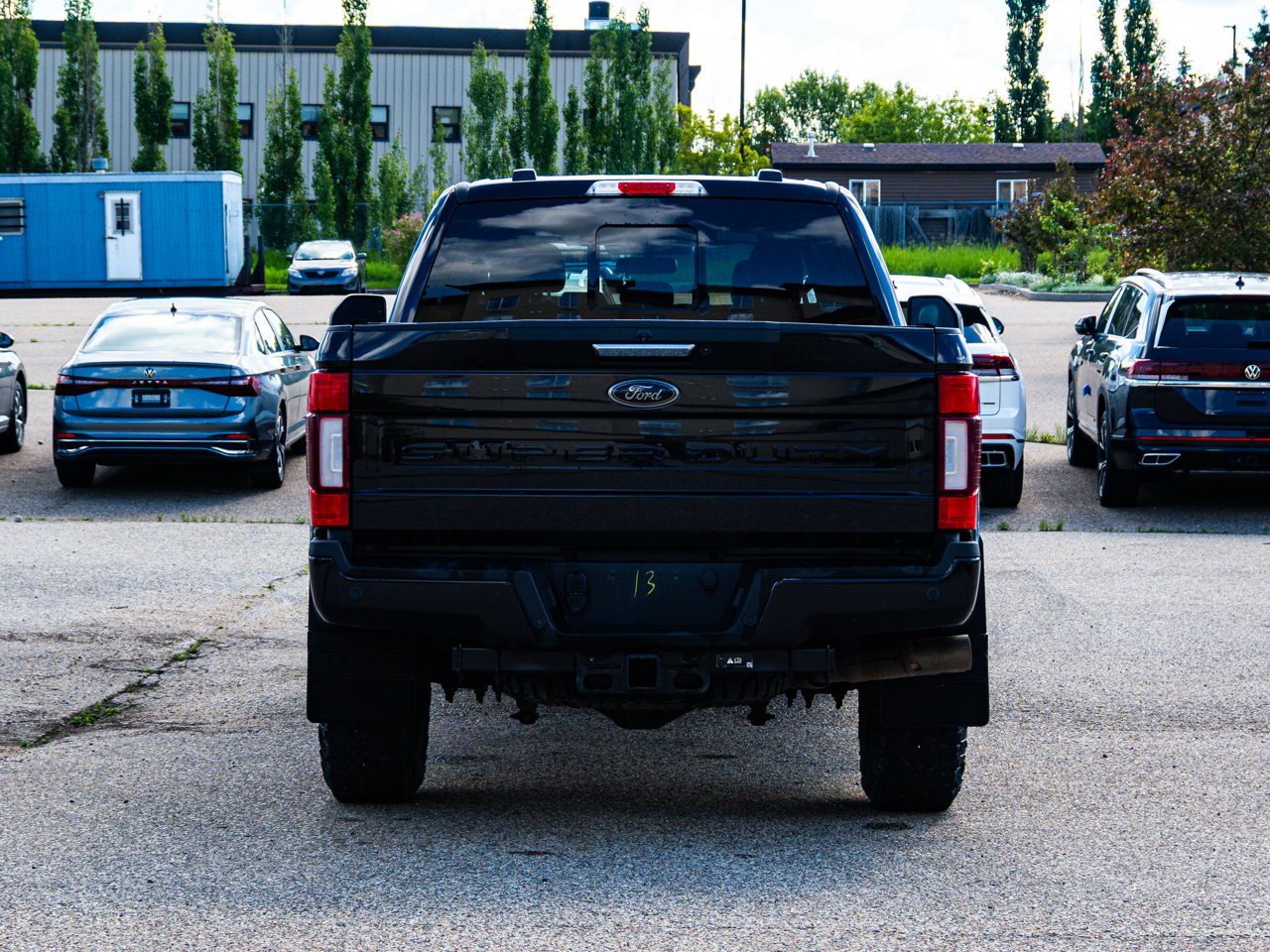 2022 Ford Super Duty F-350 SRW LARIAT 4WD Crew Cab 6.75' Box Black Sherwood Park - photo #11