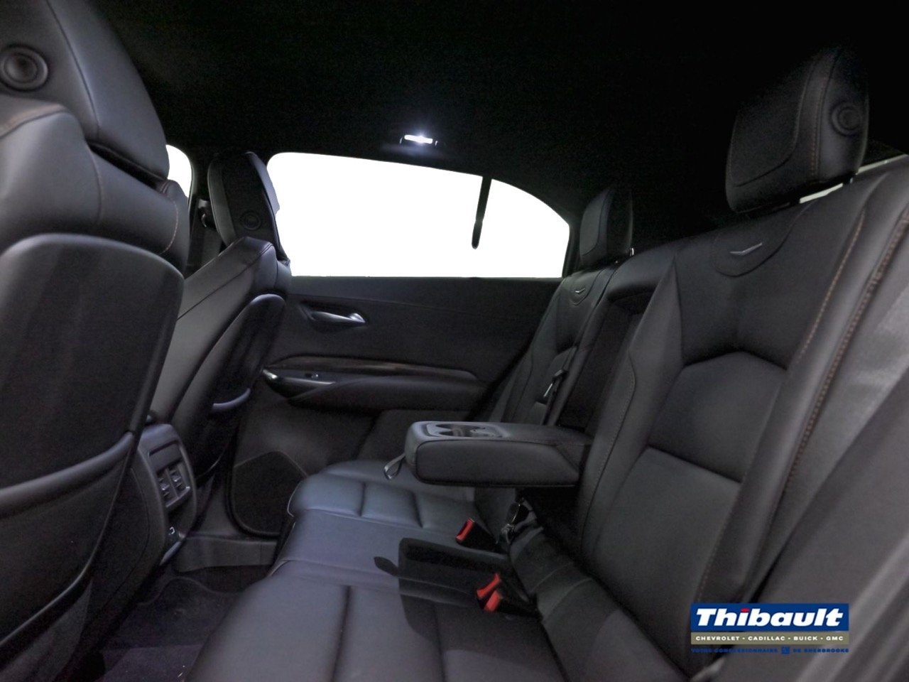 Cadillac XT4 SPORT AWD 2023 Argent silver métallisé Saint-Eustache - photo #8