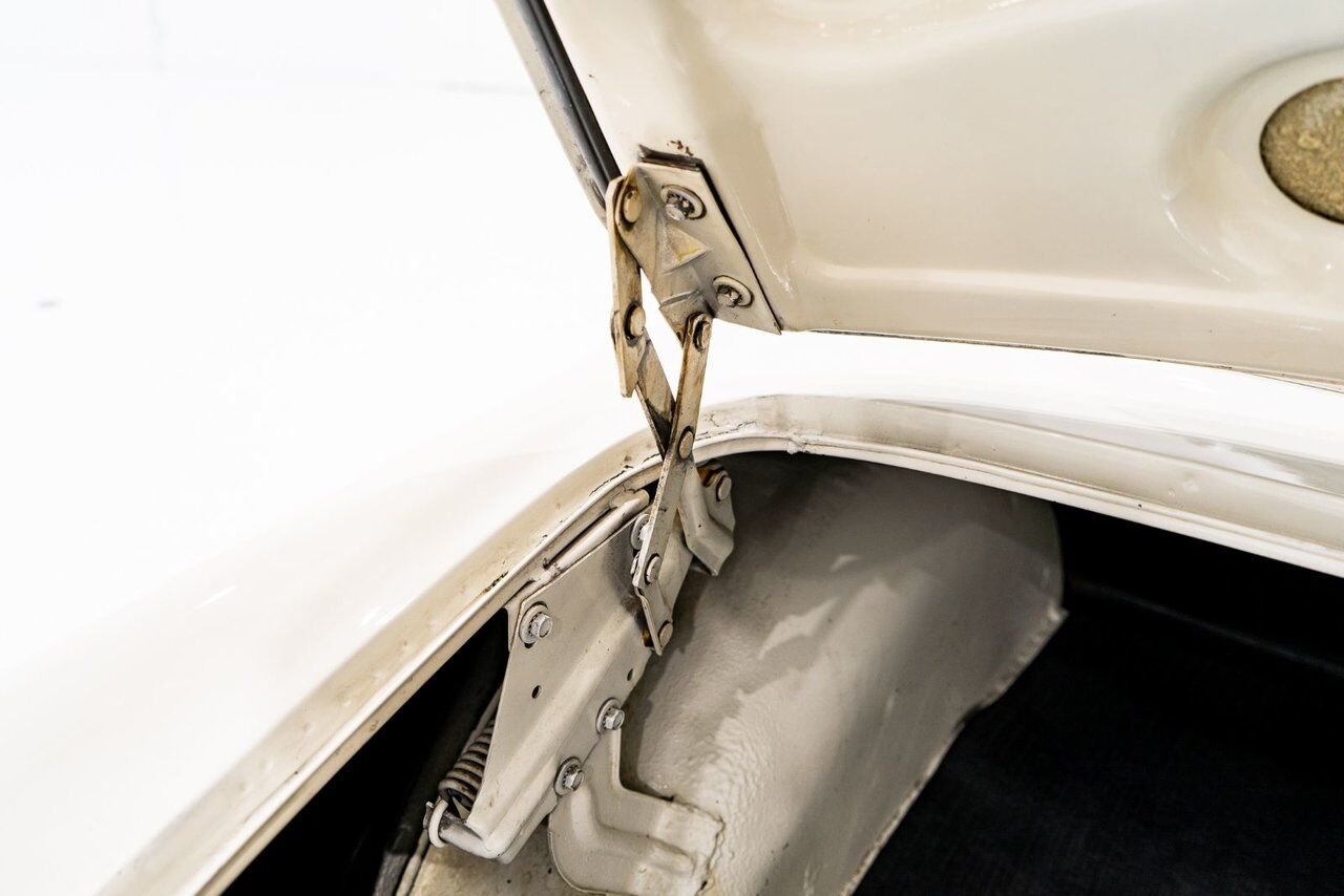 1954 Ford Crestline Skyliner rare glass top long term ownership White Montreal - photo #25